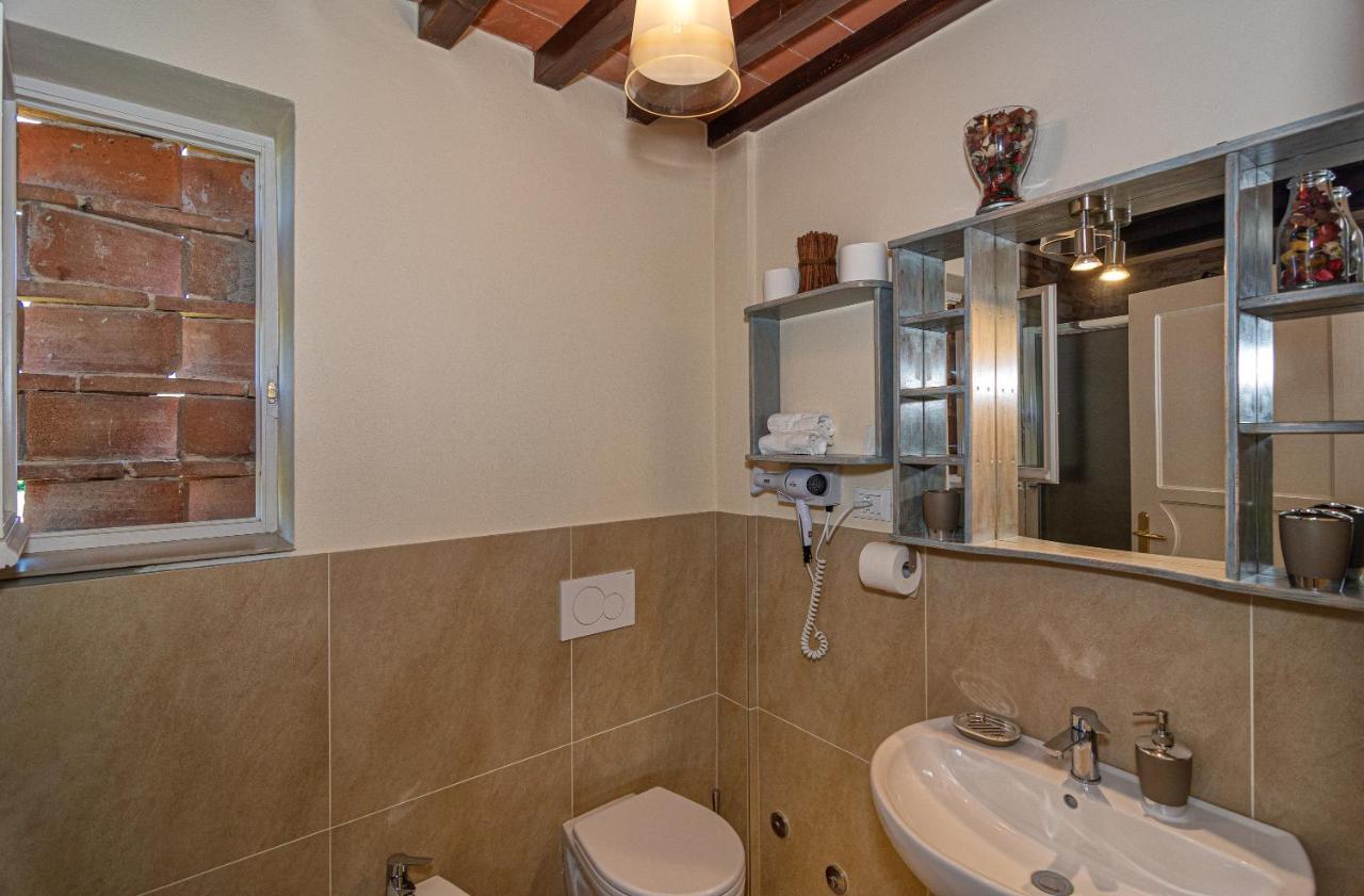 לוקה B&B Il Giardino Dei Poeti And Apartaments מראה חיצוני תמונה