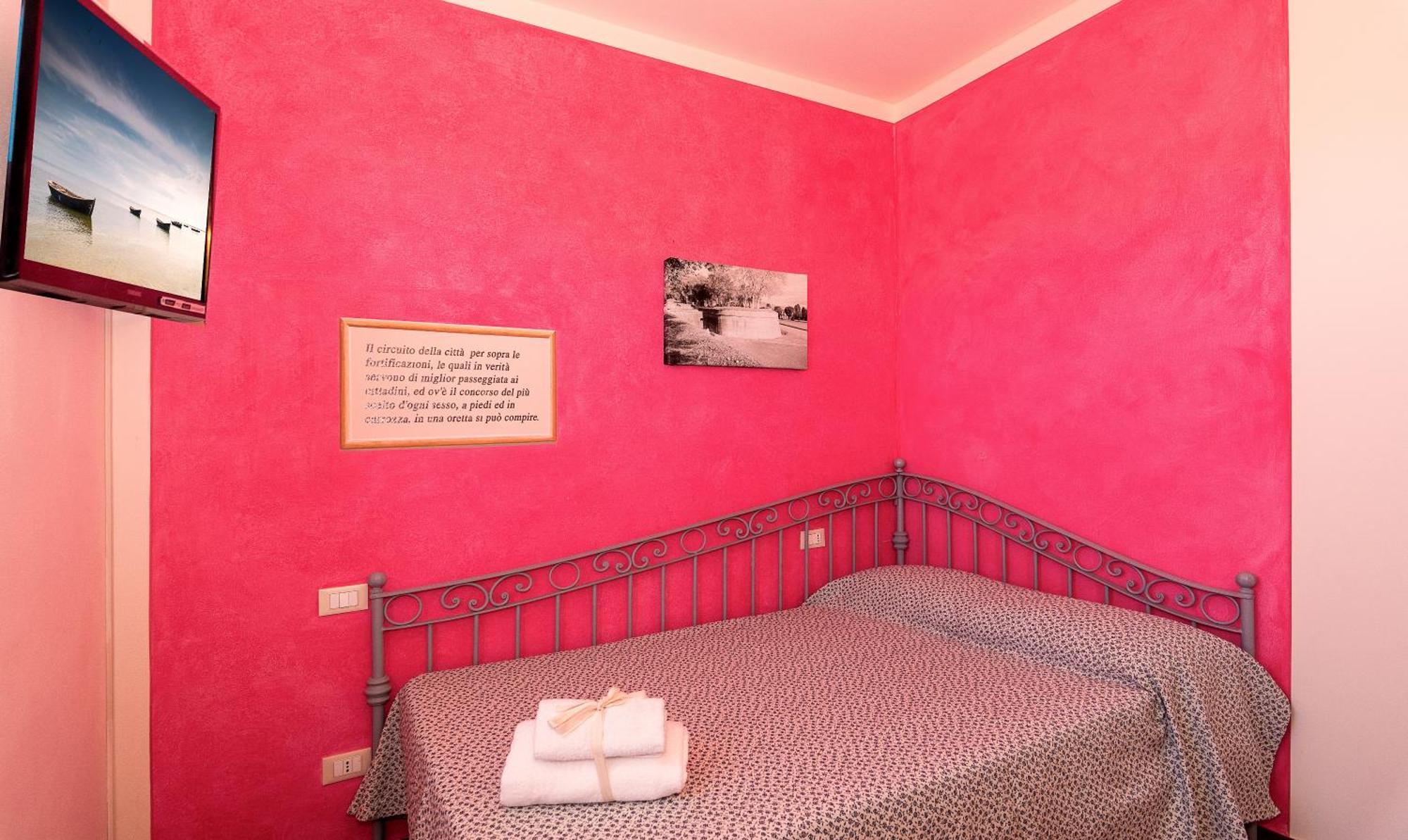 לוקה B&B Il Giardino Dei Poeti And Apartaments מראה חיצוני תמונה