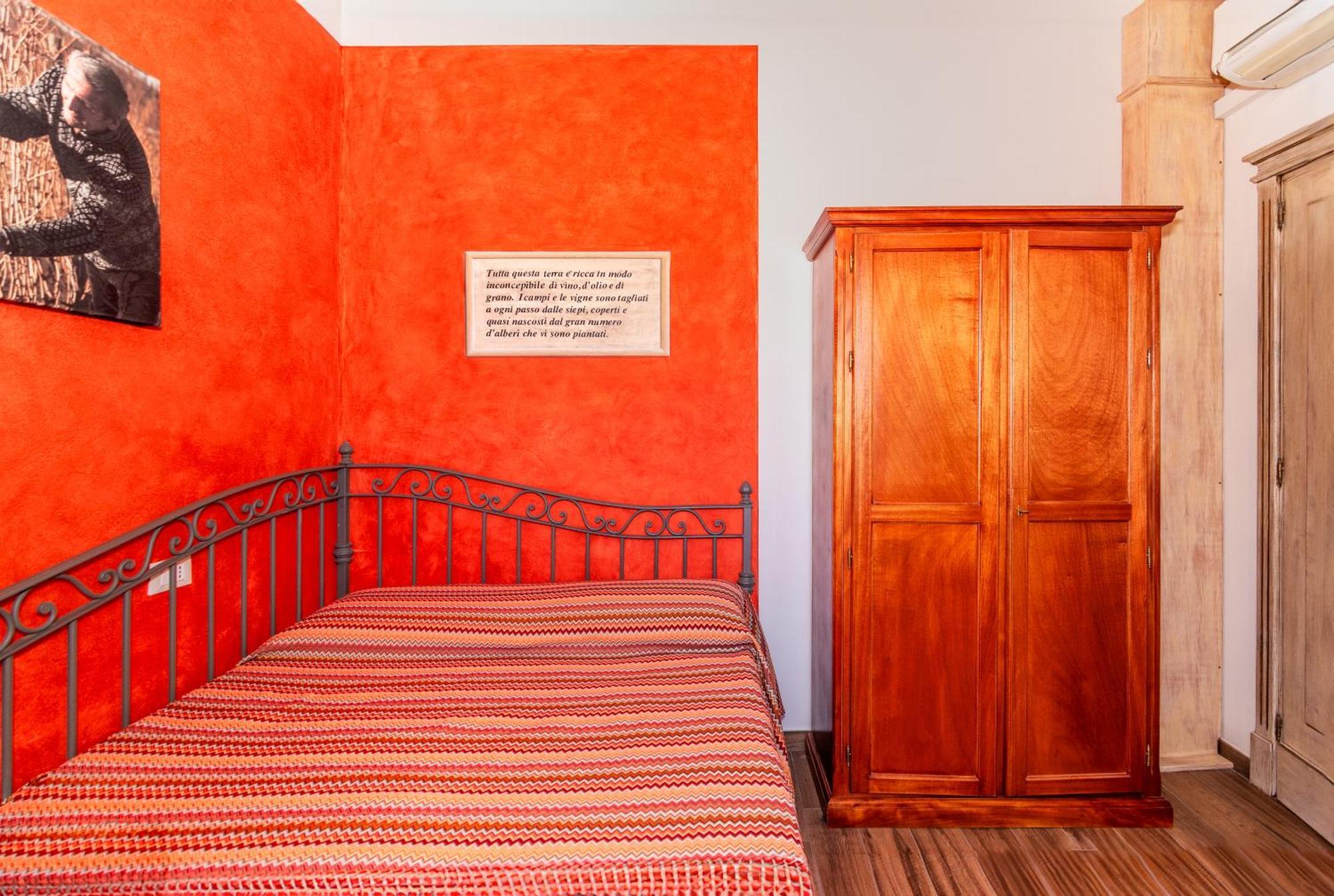 לוקה B&B Il Giardino Dei Poeti And Apartaments מראה חיצוני תמונה