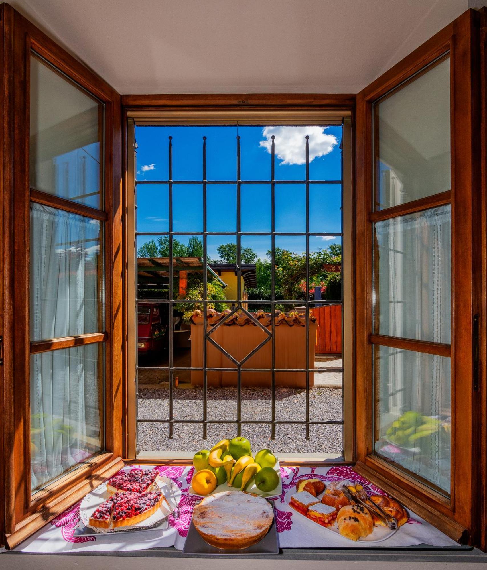לוקה B&B Il Giardino Dei Poeti And Apartaments מראה חיצוני תמונה