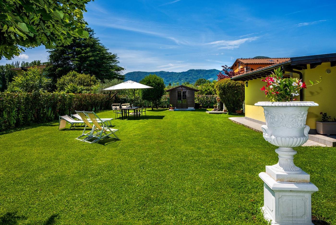 לוקה B&B Il Giardino Dei Poeti And Apartaments מראה חיצוני תמונה