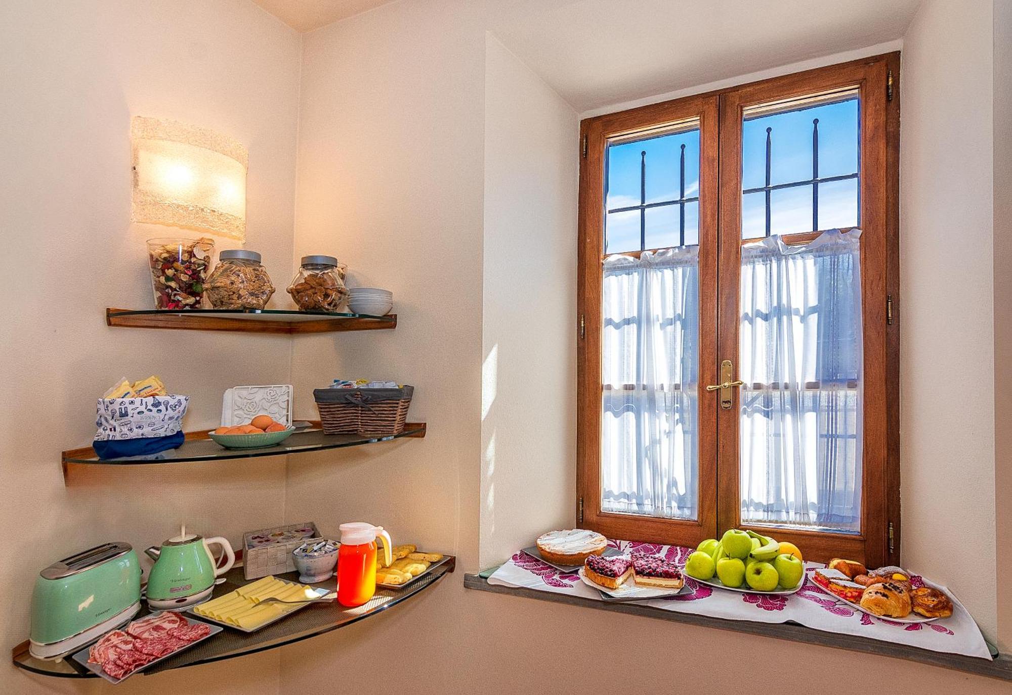לוקה B&B Il Giardino Dei Poeti And Apartaments מראה חיצוני תמונה